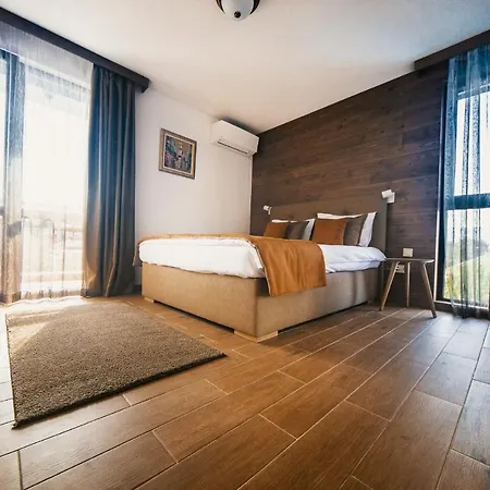 ホテル Seven Springs