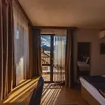 Seven Springs Hotel
