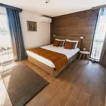 Seven Springs Hotel