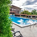 Seven Springs Hotel
