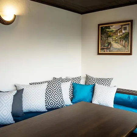 Seven Springs Hotel *