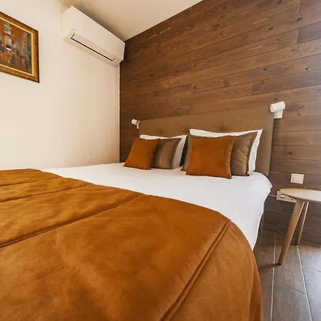 Hotel Seven Springs *