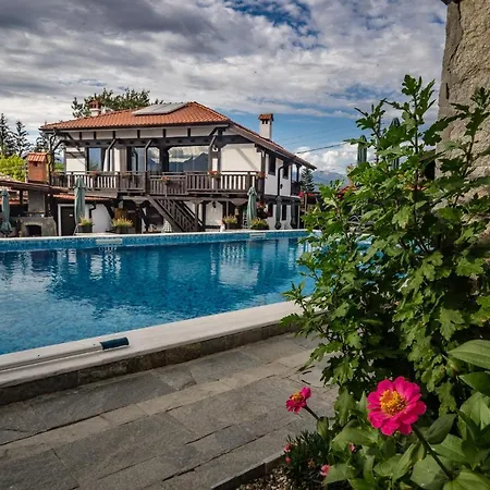 Hotel Seven Springs Banea