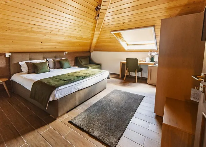 Hotel Seven Springs *