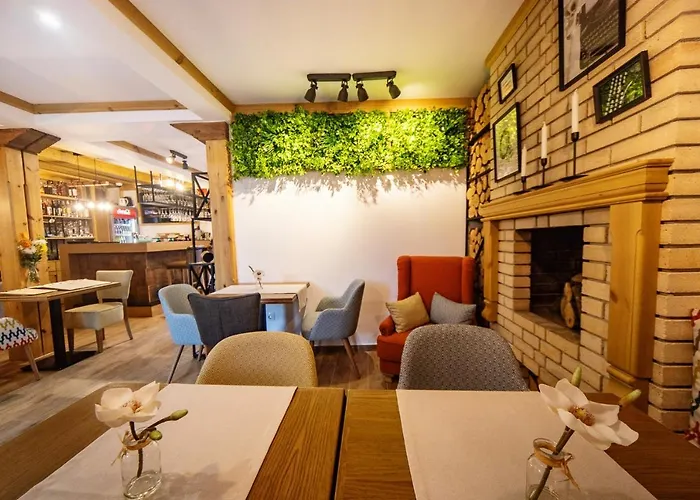 Seven Springs Hotel *