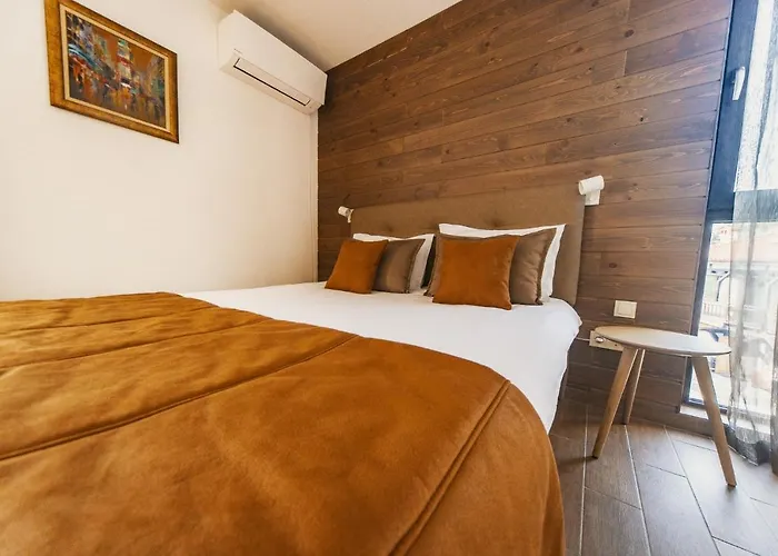 Hotel Seven Springs *